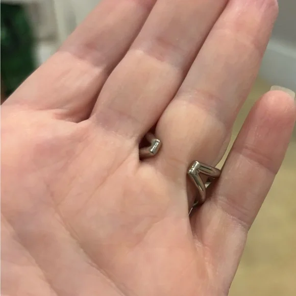 CHANEL silver tone Ring with Pearl Accents size 7 adjustable - Picture 5 of 8